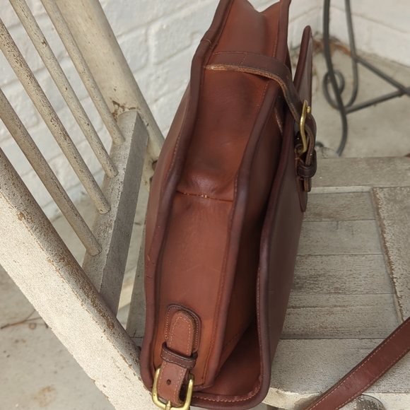 Vintage COACH 70's Saddle/ buckle Courier Large - Picture 9 of 17